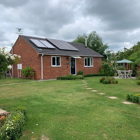 The Hideaway Villa Stratford-upon-Avon Exterior photo